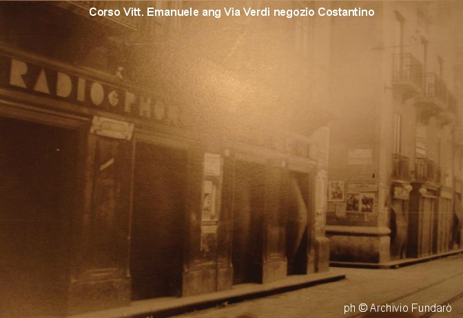 Corso Vittorio Emanuele angolo via Verdi - negozio di Costantino
