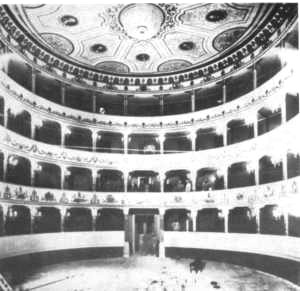 interno del teatro Garibaldi