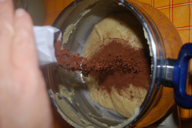 aggiungere il Cacao Amaro