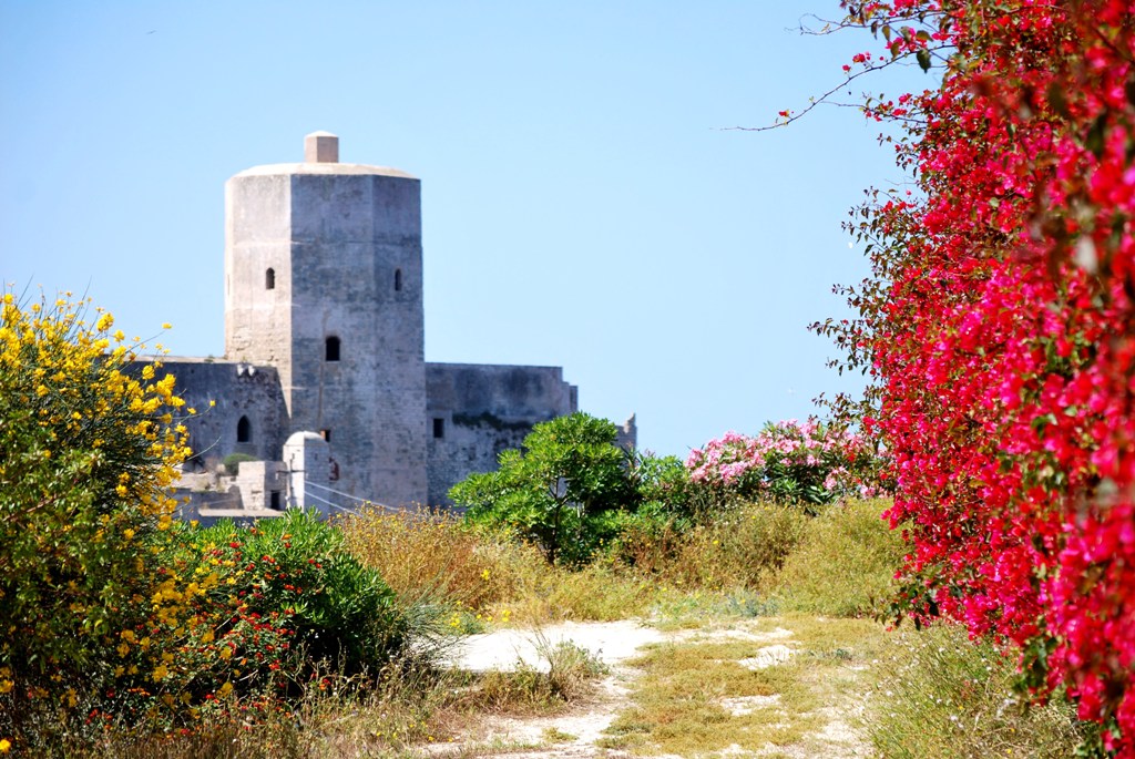 Il Castello di Terra - Colombaia - Torre Peliade