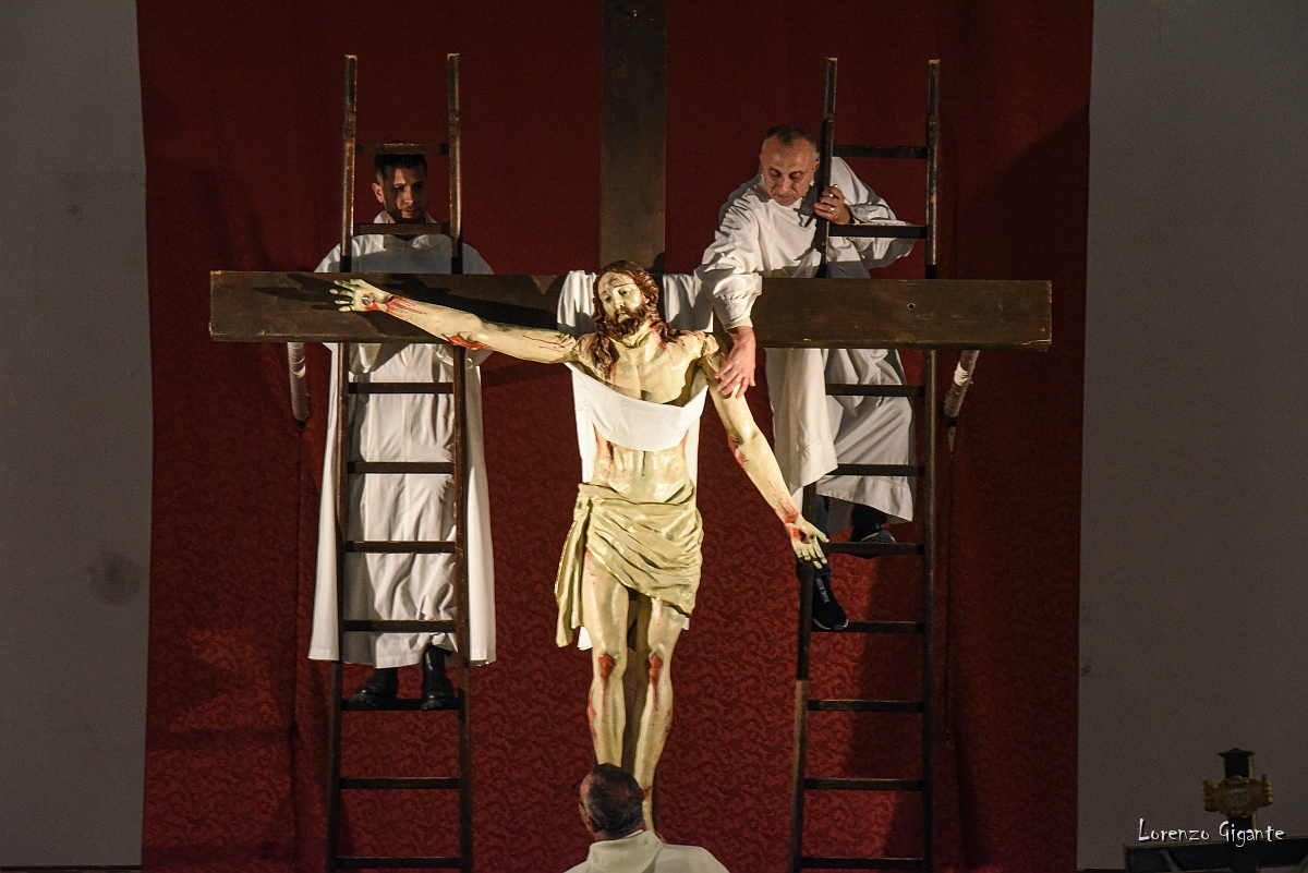 Una foto della Discesa del Cristo dalla Croce